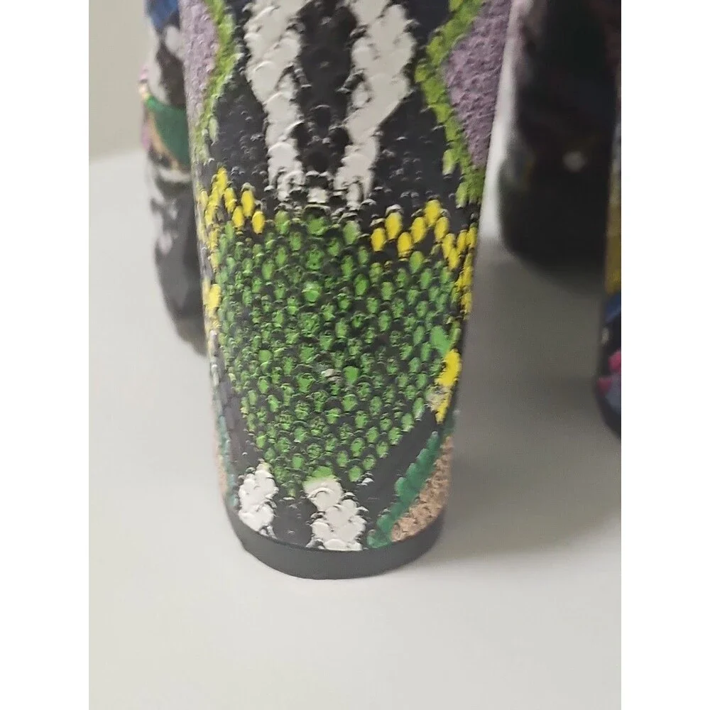 Liliana boots Women’s Multi Colored Snake Skin High Heel Boots. Size 6